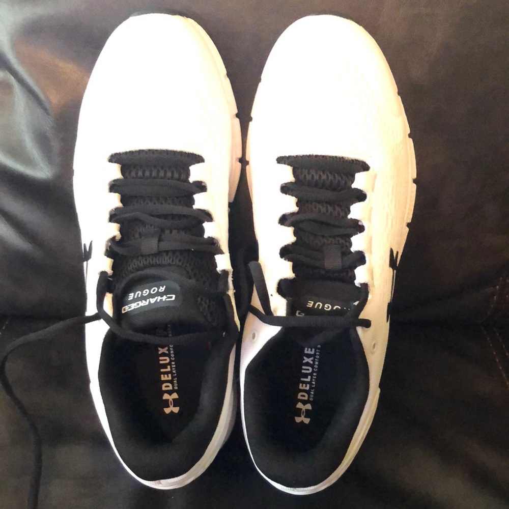 Under Armor Charged Deluxe Foam Men’s Sneakers